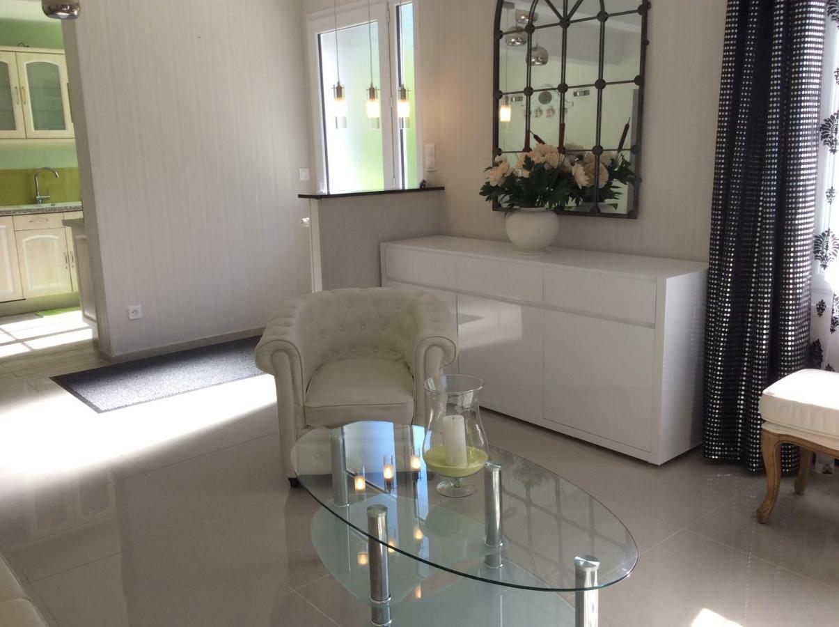 Villa Maison Blanche Tulle 1 A 4 Personnes Bagian luar foto